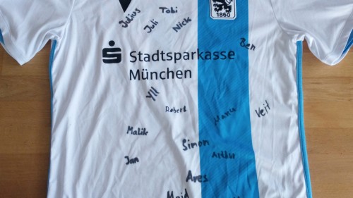 Gastgeschenk der "Löwen" beim Testspiel am 10.07.22